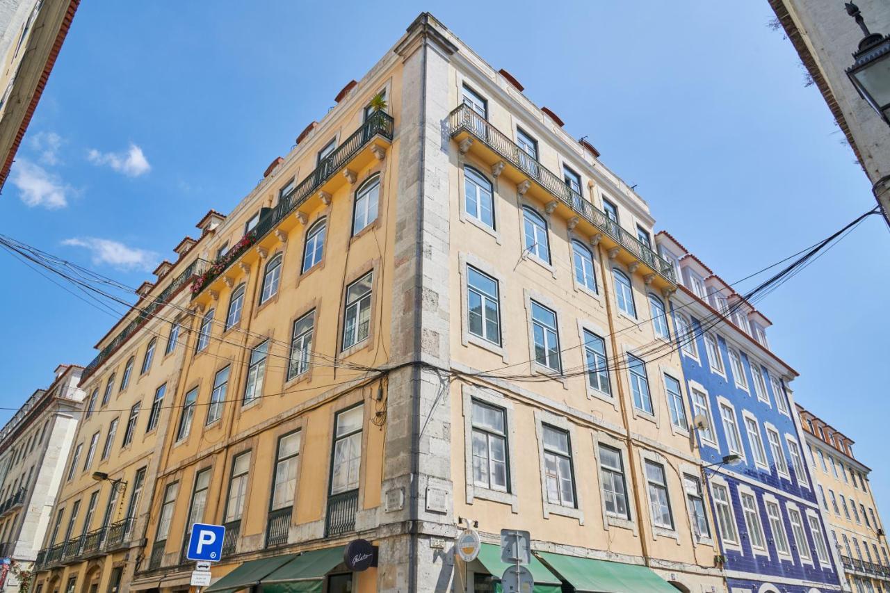 Sunny Pink Street Historical Apt, By Timecooler Lisbon Exterior photo