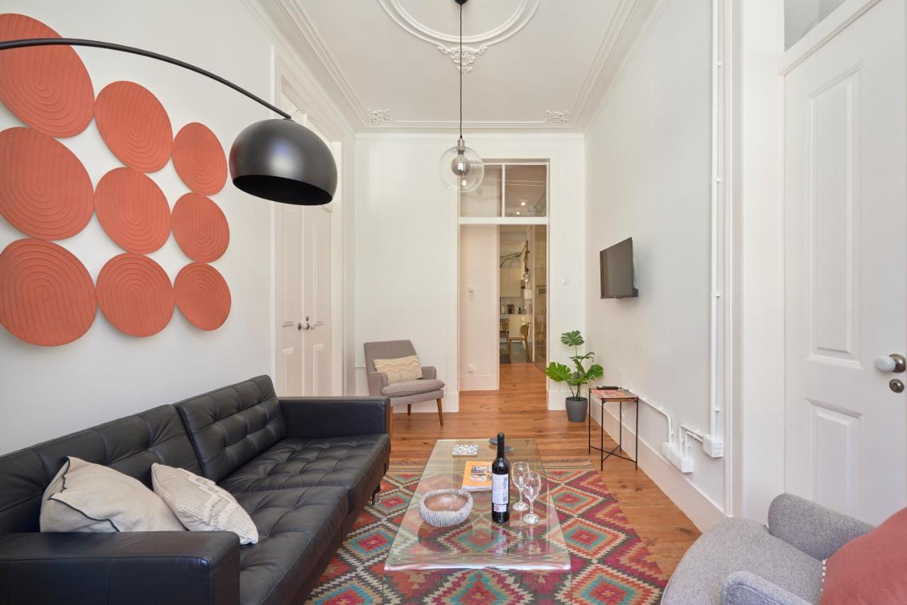 Sunny Pink Street Historical Apt, By Timecooler Lisbon Exterior photo