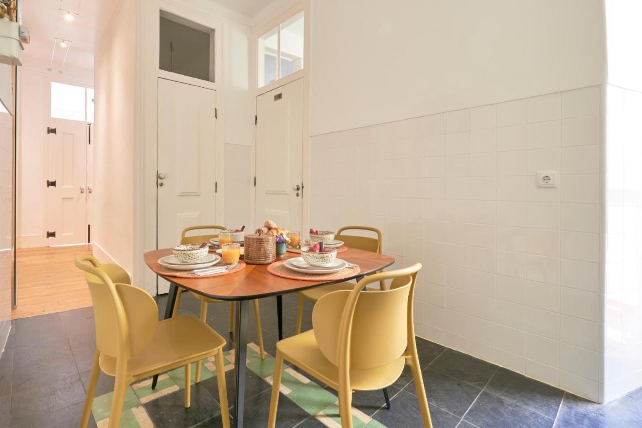 Sunny Pink Street Historical Apt, By Timecooler Lisbon Exterior photo